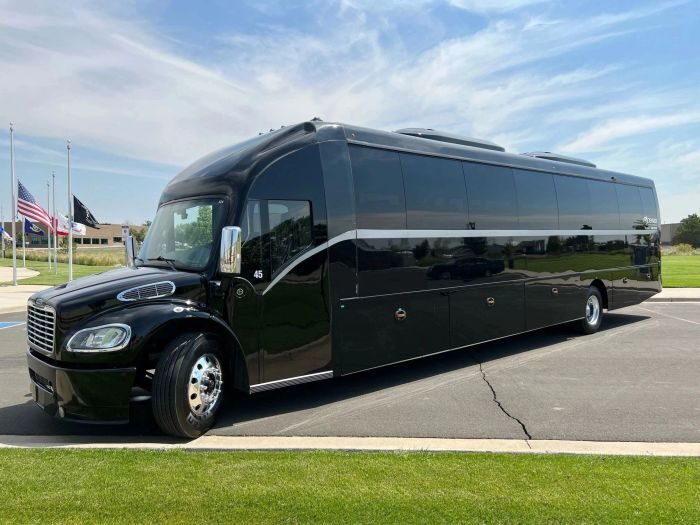 Black coach bus – Edwards limo service